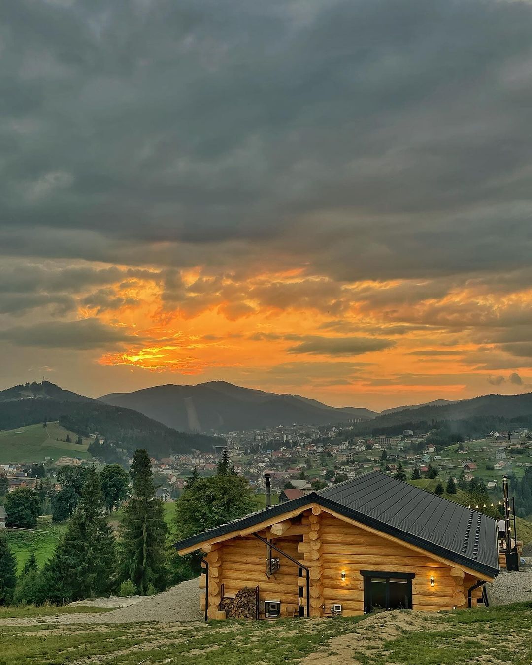 Cozy autumn retreat in the Carpathians: where to stay 