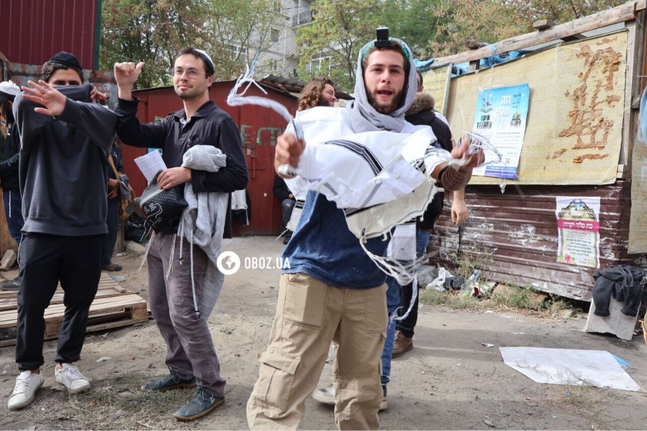 Thousands of people gathered at the grave of Rabbi Nachman: Hasidim in Uman are preparing for the first prayer. Photos and video