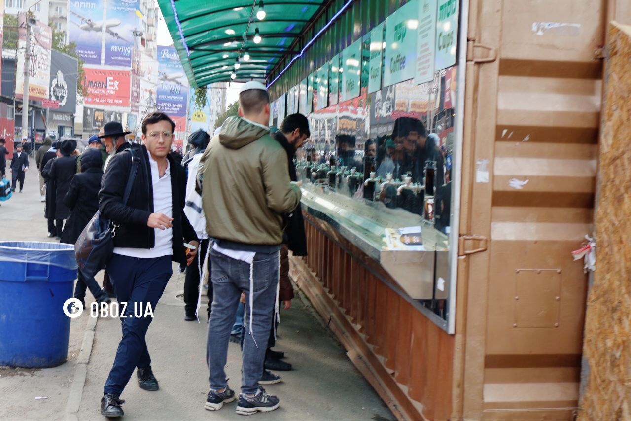 Thousands of people gathered at the grave of Rabbi Nachman: Hasidim in Uman are preparing for the first prayer. Photos and video