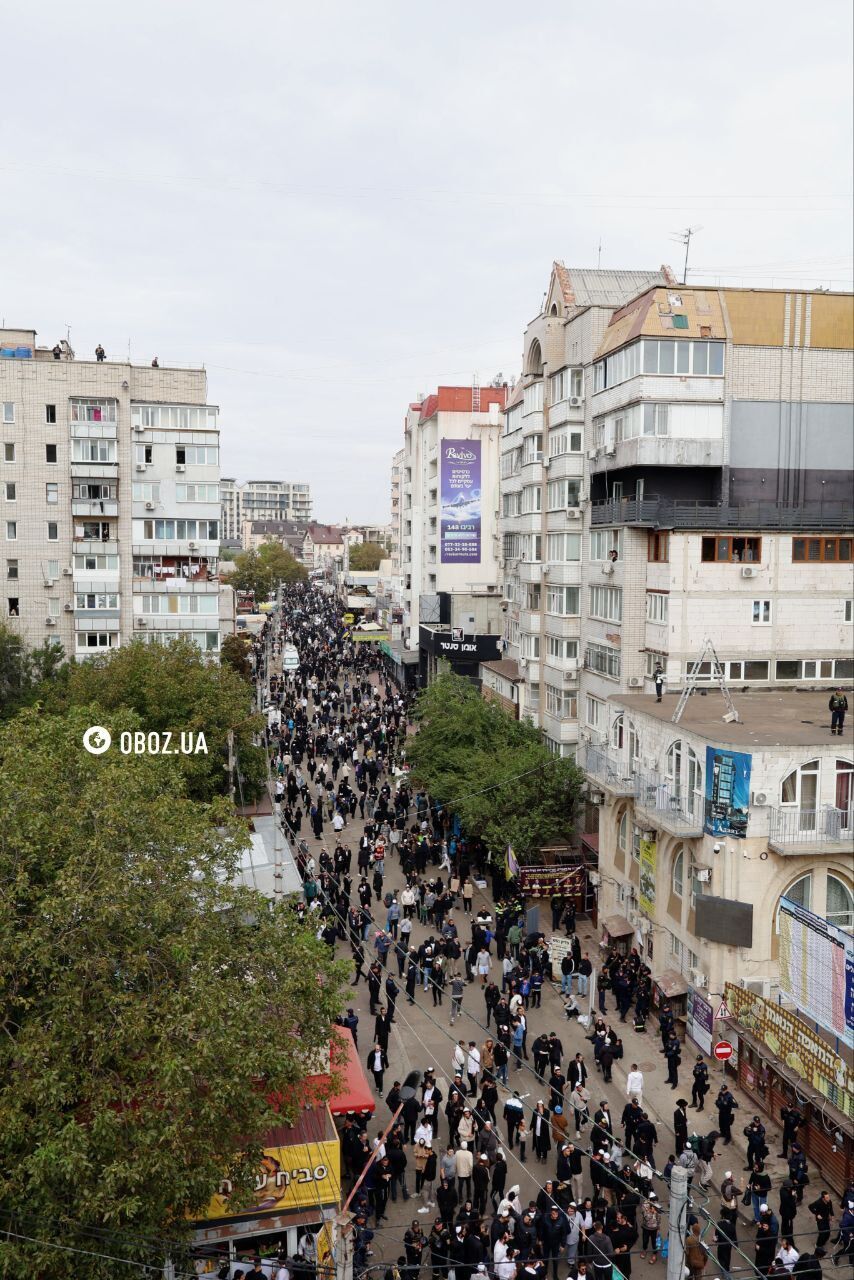 Thousands of people gathered at the grave of Rabbi Nachman: Hasidim in Uman are preparing for the first prayer. Photos and video