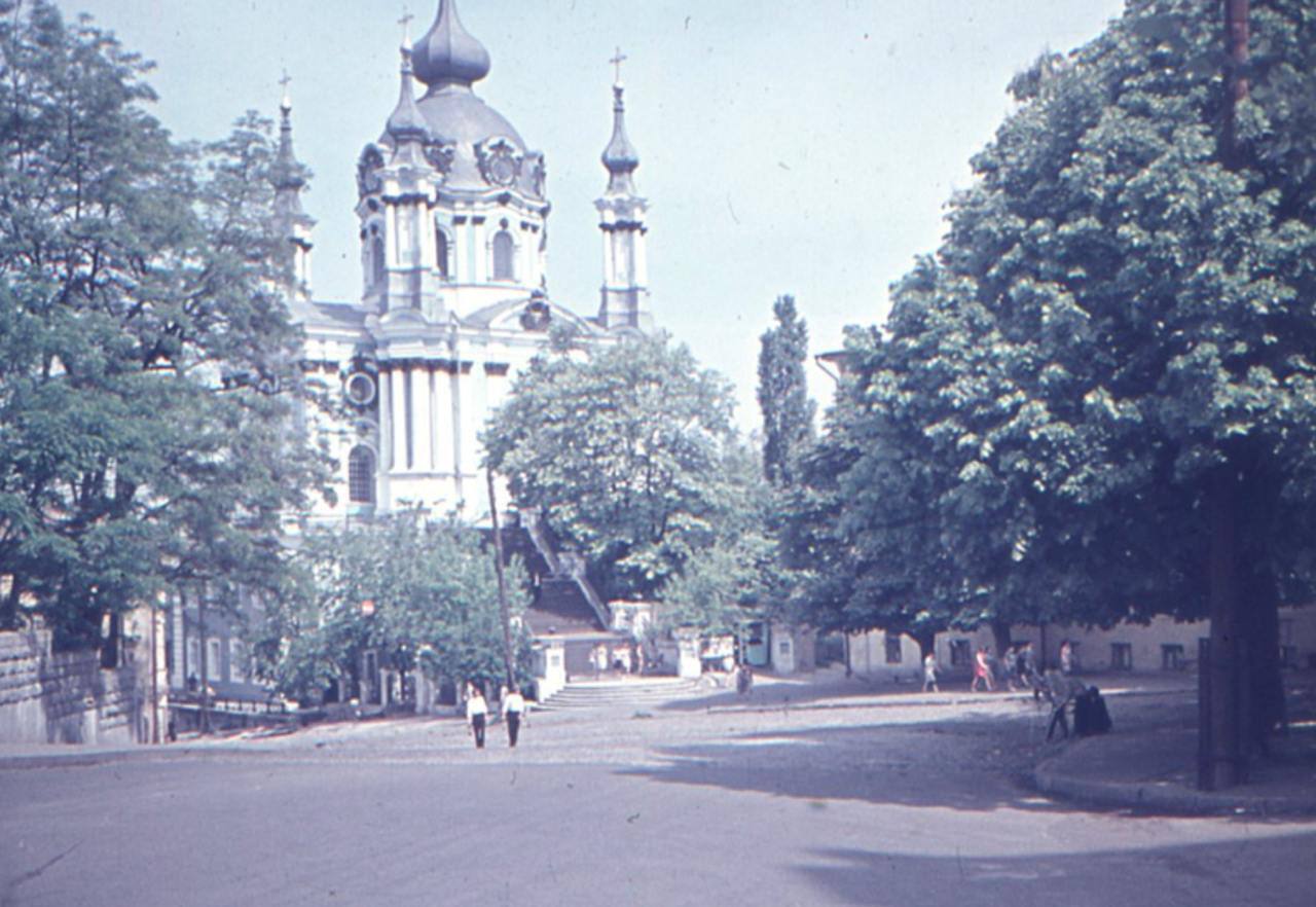 Places that are hard not to recognize: the network showed how the center of Kyiv looked like in the 1970s. Archival photos