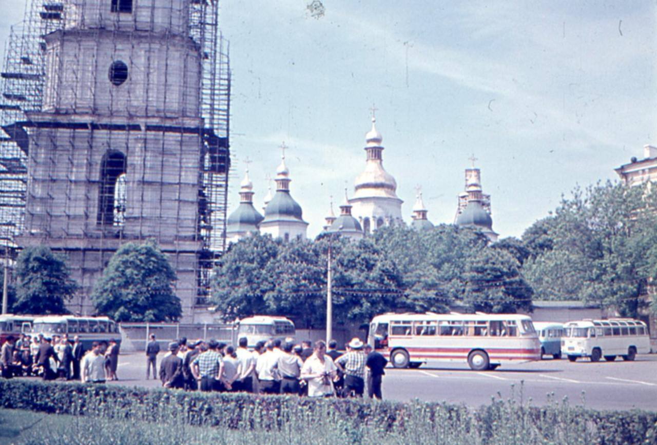 Places that are hard not to recognize: the network showed how the center of Kyiv looked like in the 1970s. Archival photos