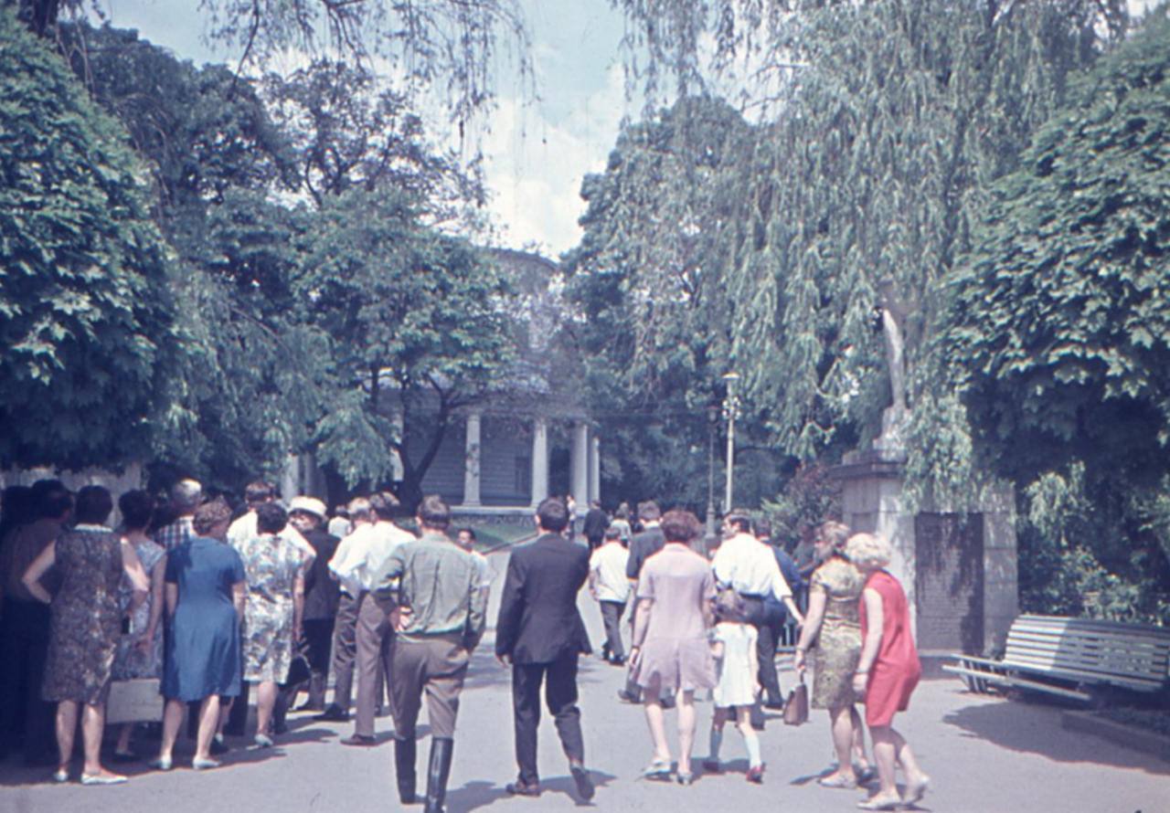 Places that are hard not to recognize: the network showed how the center of Kyiv looked like in the 1970s. Archival photos