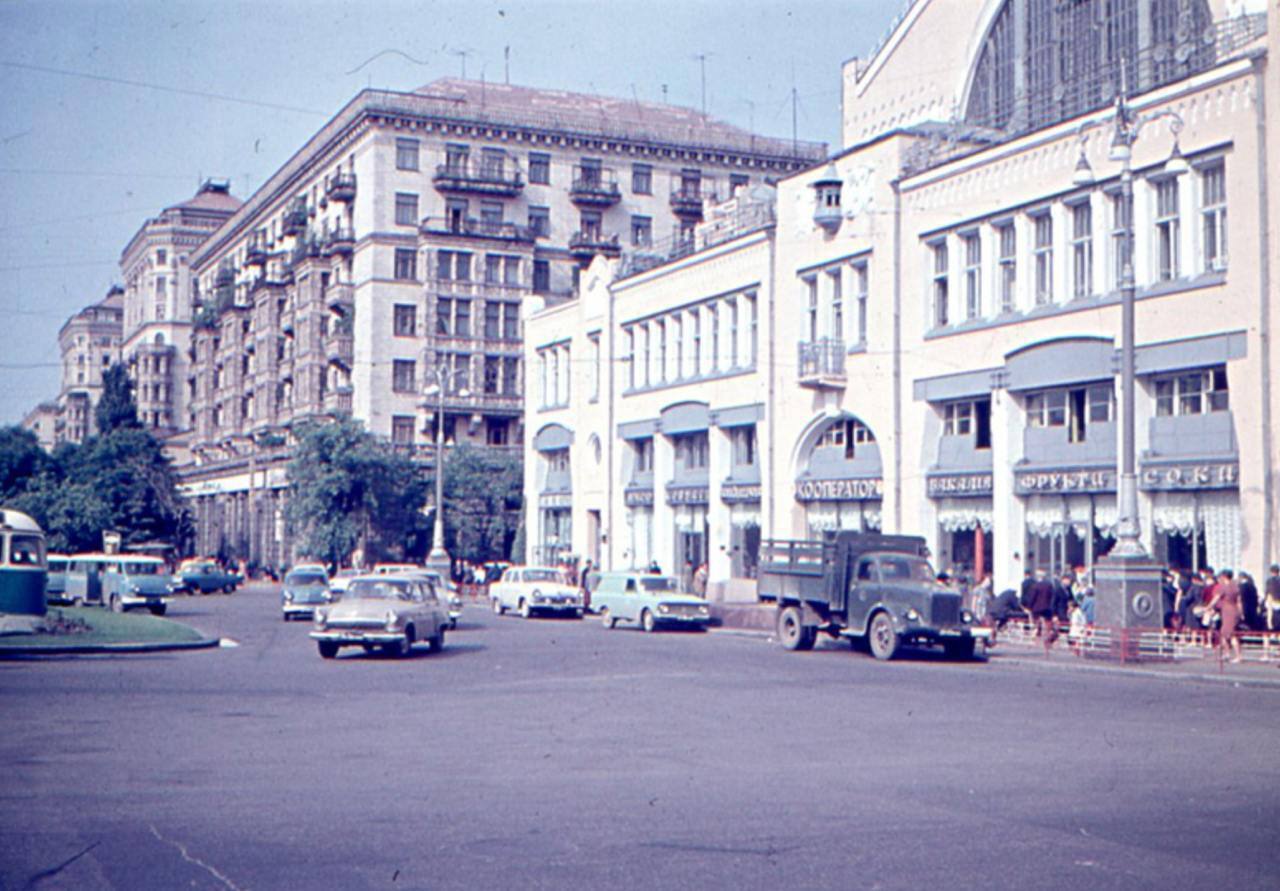 Places that are hard not to recognize: the network showed how the center of Kyiv looked like in the 1970s. Archival photos