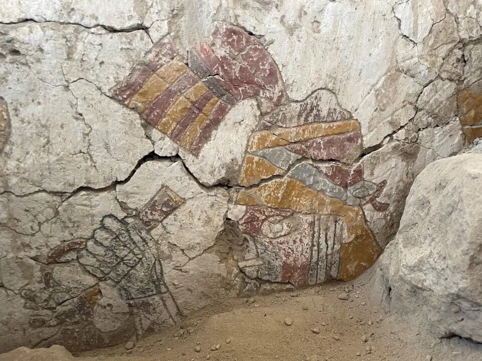 The throne of the ''Queen of the Andes'' was found in a room with sea monsters: a powerful woman ruled 1300 years ago. Photo.