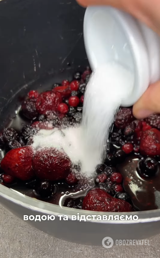 Tender liver pate with berry jelly: how to prepare a tasty appetizer