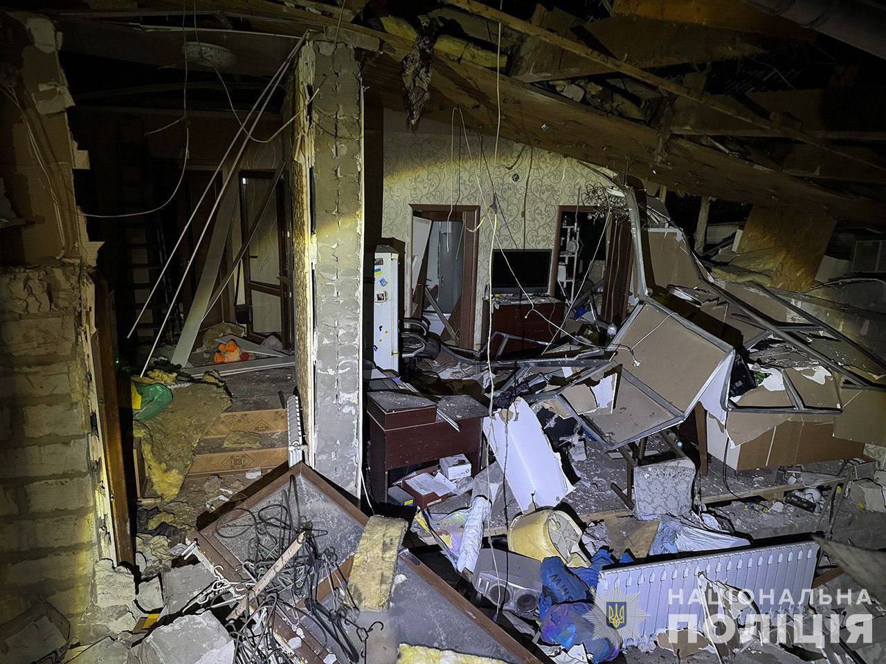 Russia targets the center of Zaporizhzhia with guided bombs: buildings damaged, children among the wounded. Photo