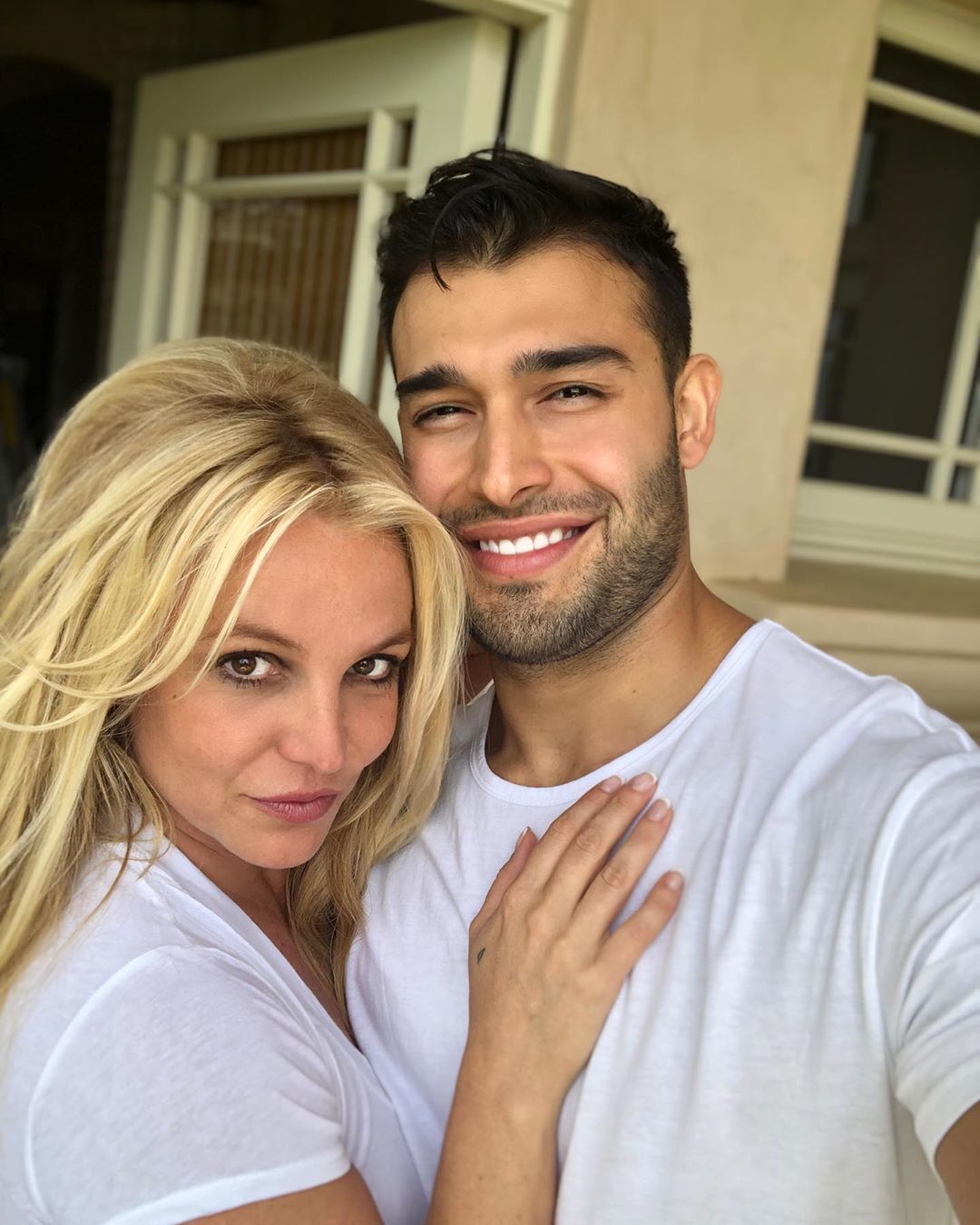 Britney Spears said she married herself and showed a ''wedding'' image. Video