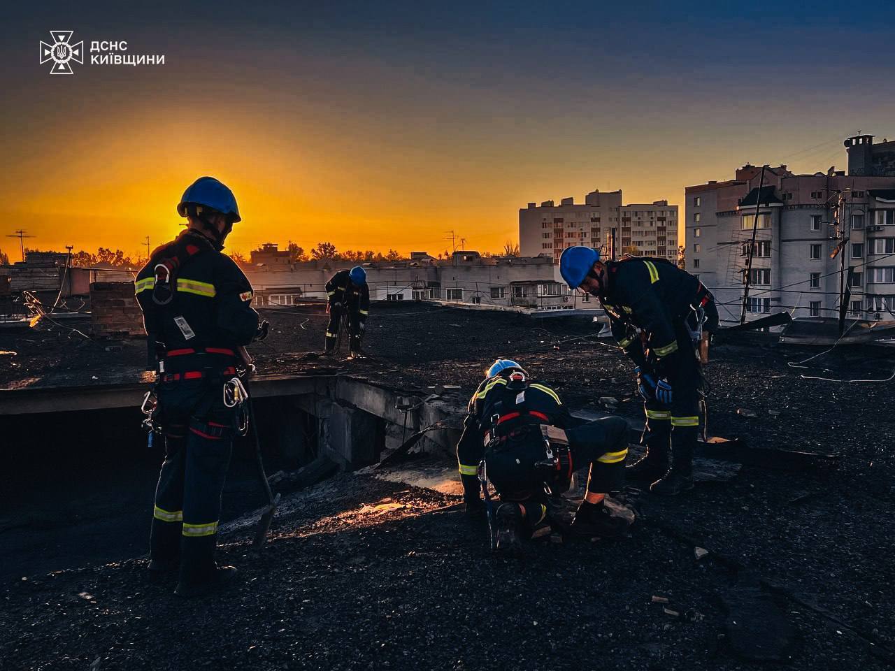 Damaged houses and several fires: KRMA told about the consequences of the Russian attack on Kyiv region. Photos and videos