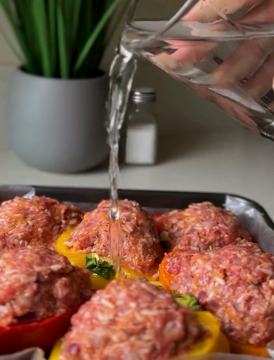 Juicy peppers stuffed with meat: how to cook deliciously