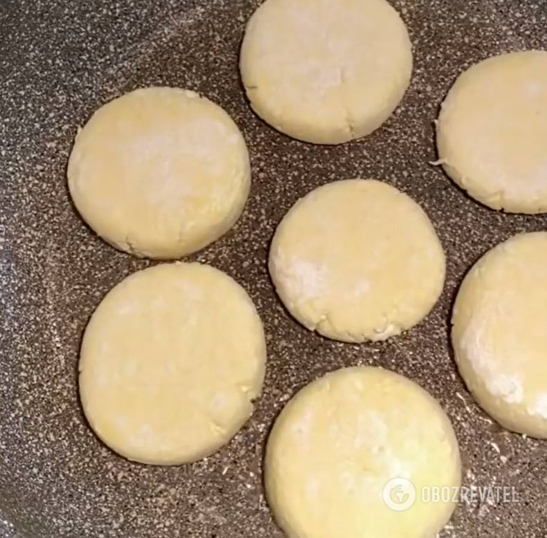 How to replace flour in the dough for syrniki: will not fall apart and will not be floury