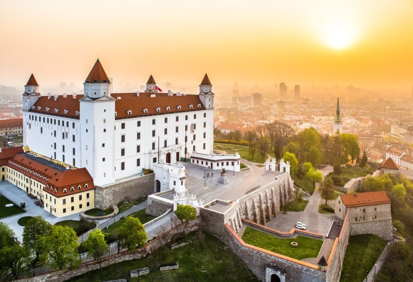 Dwie stolice można odwiedzić w ciągu jednego dnia: cel ciekawej podróży po Europie został nazwany