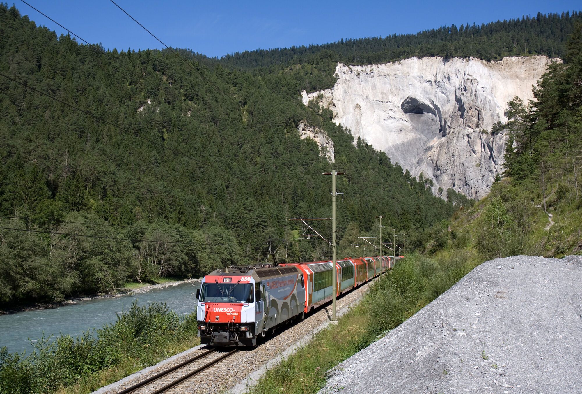 Glacier Express: what makes one of the most beautiful railway routes in Europe special