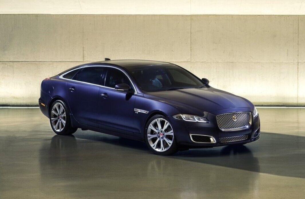 Jaguar XJ.