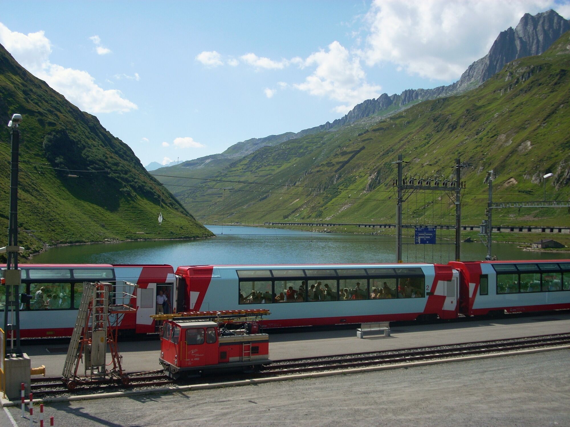 Glacier Express: what makes one of the most beautiful railway routes in Europe special