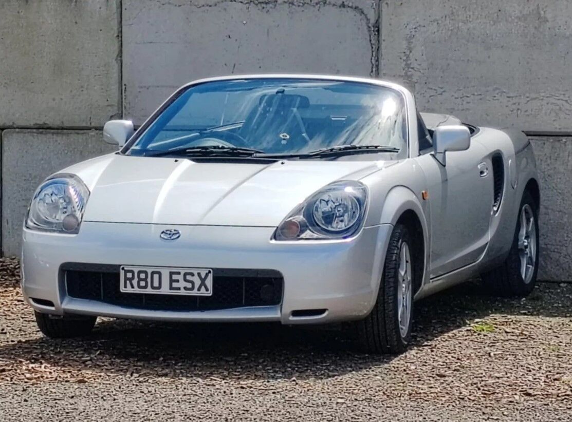 Toyota MR2.