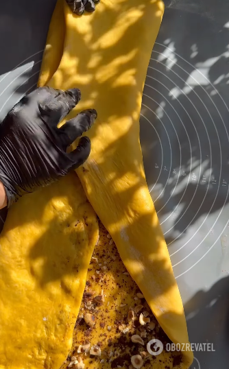 Pumpkin buns: what to add to the dough to make it melt in your mouth