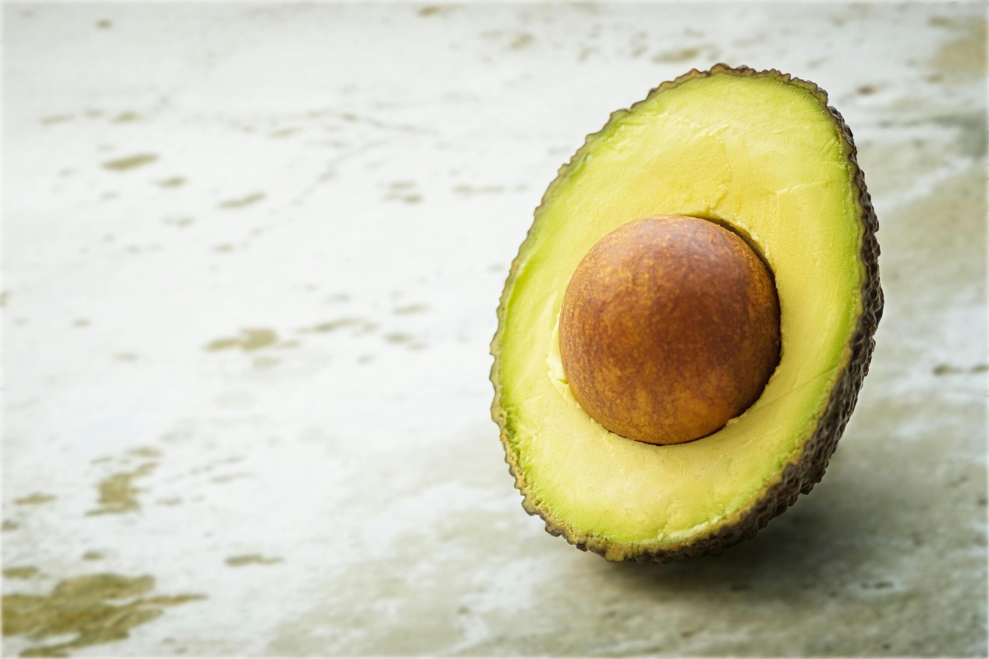 How to ''ripen'' an avocado in 2 minutes: a trick that will work even on very hard fruits