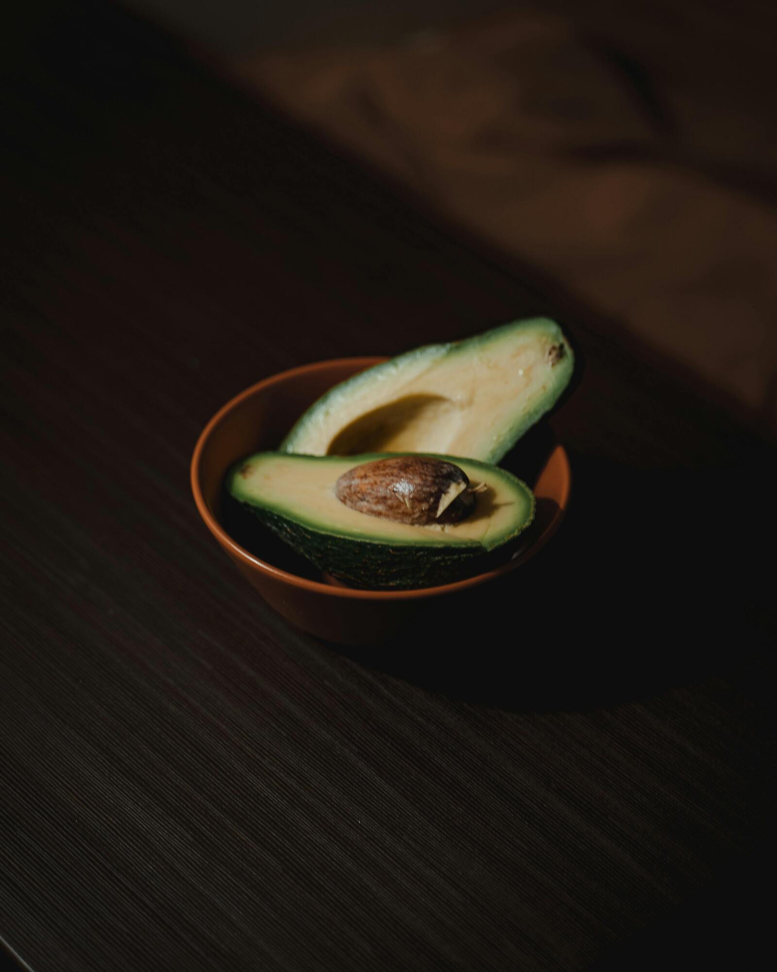 How to ''ripen'' an avocado in 2 minutes: a trick that will work even on very hard fruits