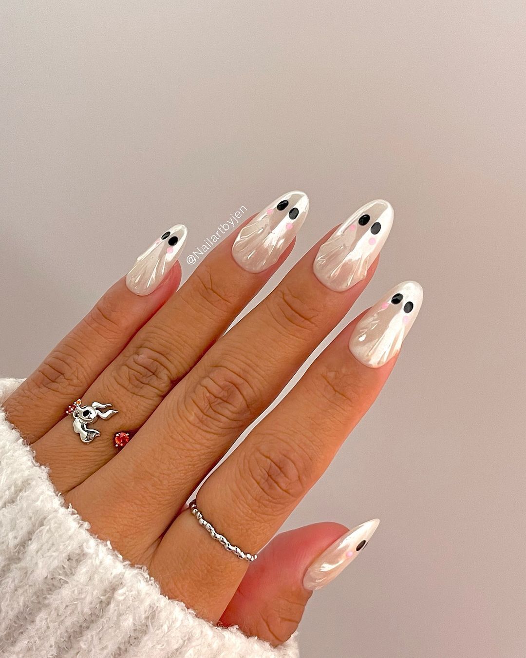 From a witch woman to a mummy and a cowboy skeleton. 10 super stylish Halloween manicure ideas