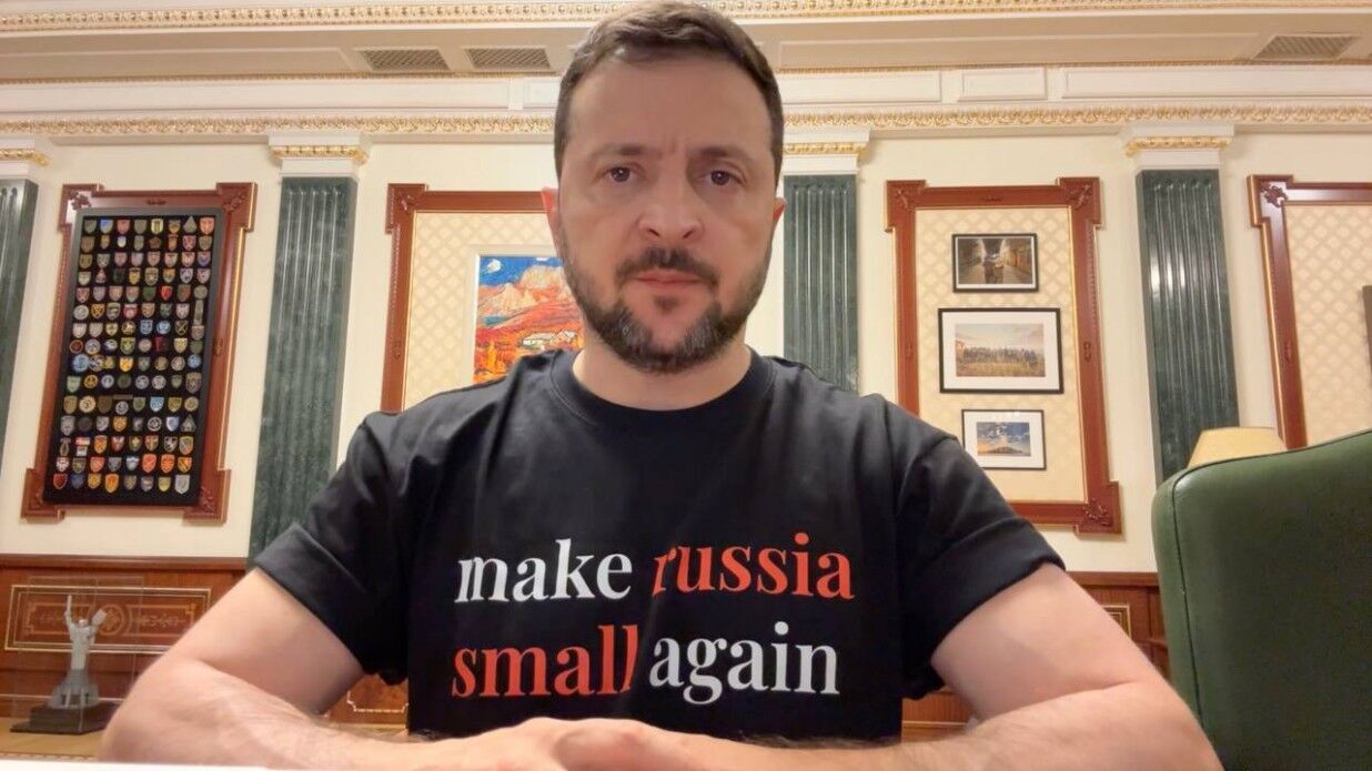 Volodymyr Zelenskyy wearing a telling T-shirt.