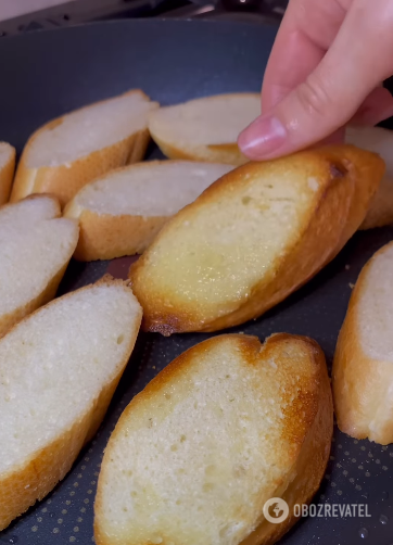 Delicious pear and cheese bruschetta with wine: a dish that will impress all your guests