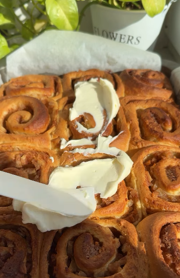 Perfect cinnamon rolls that everyone can make: how to prepare the fluffiest dough