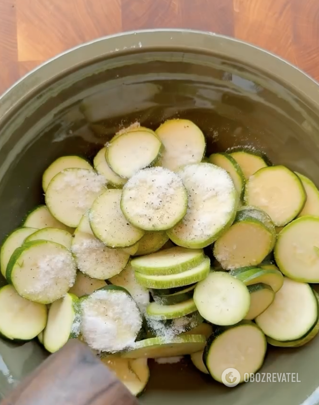 Zucchini for the dish