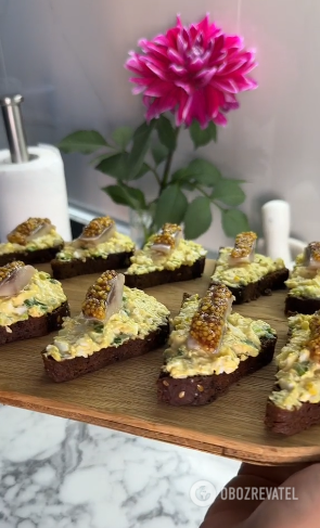 Herring canapés: how to make a simple dish truly festive