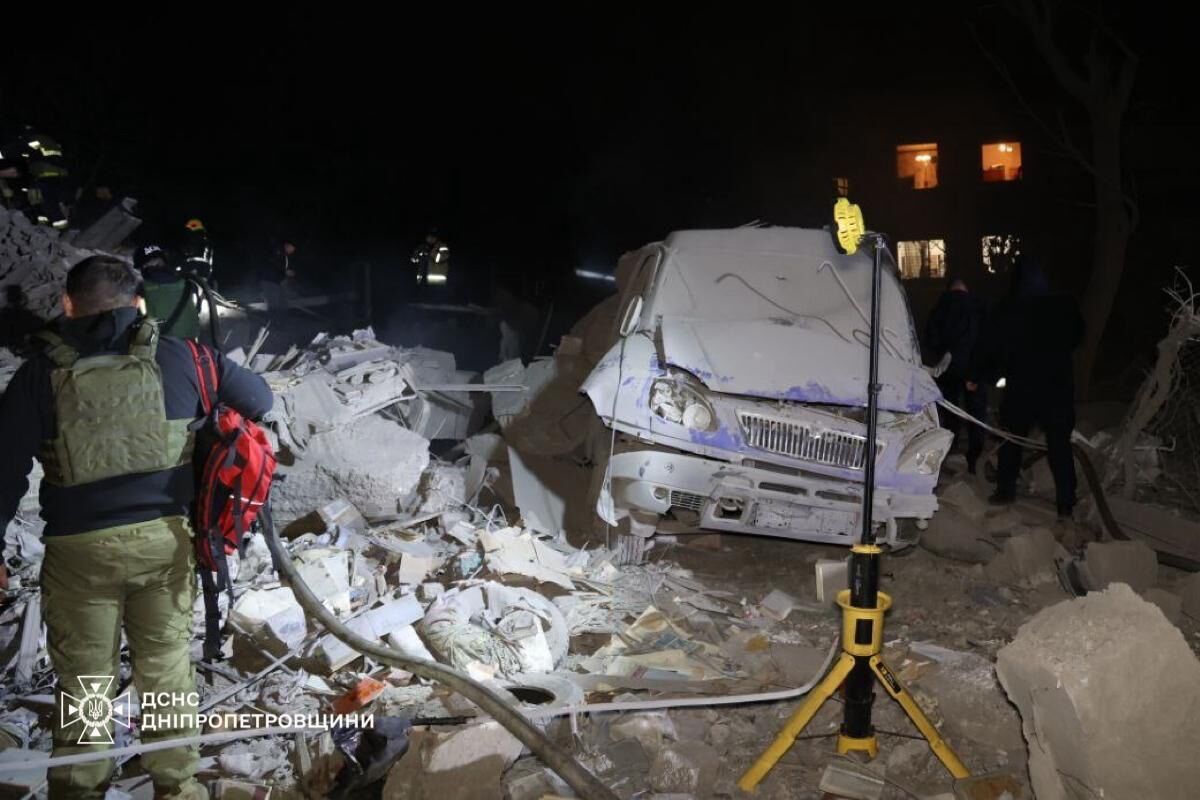 State Emergency Service rescues a woman from under the rubble after the Russian missile attack on Dnipro. Video