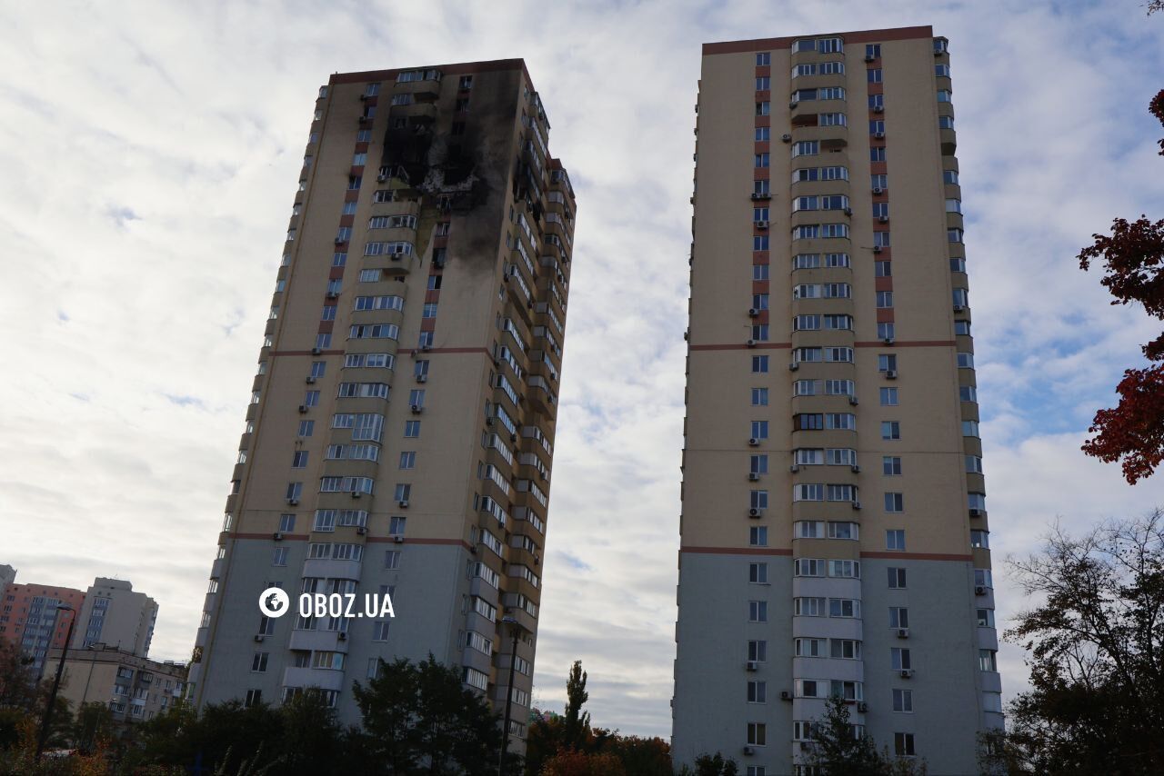 A huge hole instead of a window and terrifying traces of fire: consequences of the Russian drone attack on a residential building in Kyiv. Photo and video