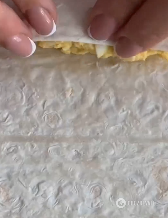 What to cook quickly from pita bread: a lazy dish with cheese