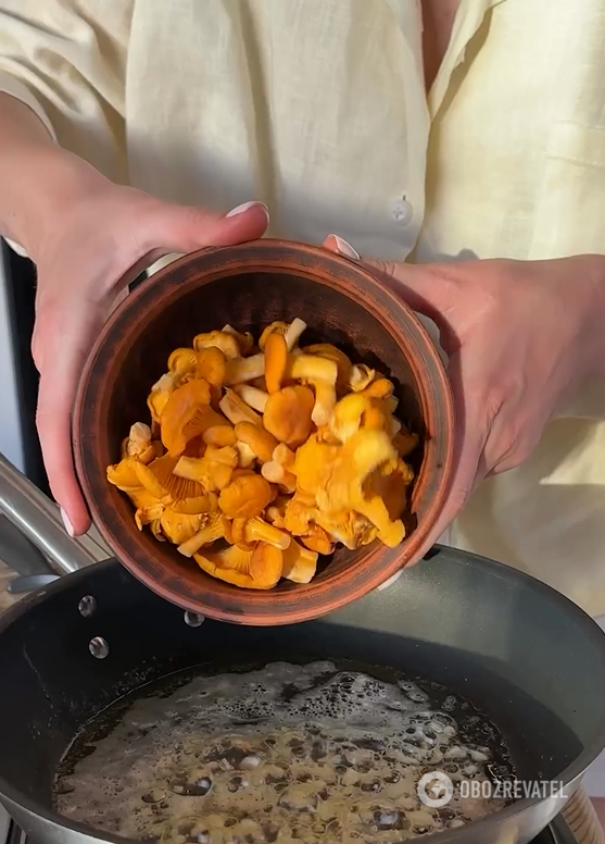 How to cook delicious potatoes with chanterelles: you don't even need meat