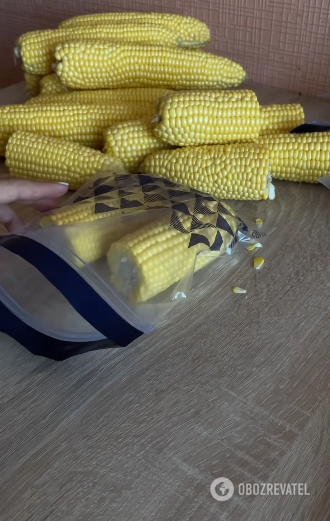 The best way to freeze corn to make it tasty in winter: several options