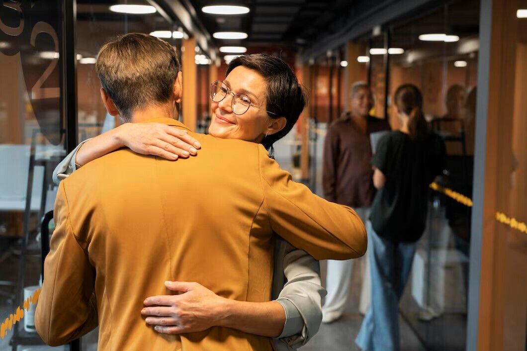 5-10 seconds will be optimal: scientists have revealed an interesting fact about hugs and advised how to calm down if there is no one around