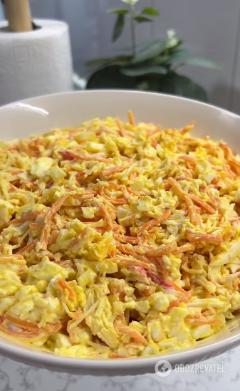 An elementary salad with crab sticks in 5 minutes: seasoned with mayonnaise