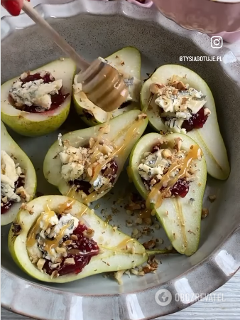 A delicious appetizer for wine: pears and gorgonzola cheese will come in handy