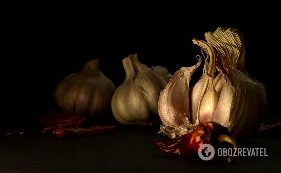 Garlic for a dish