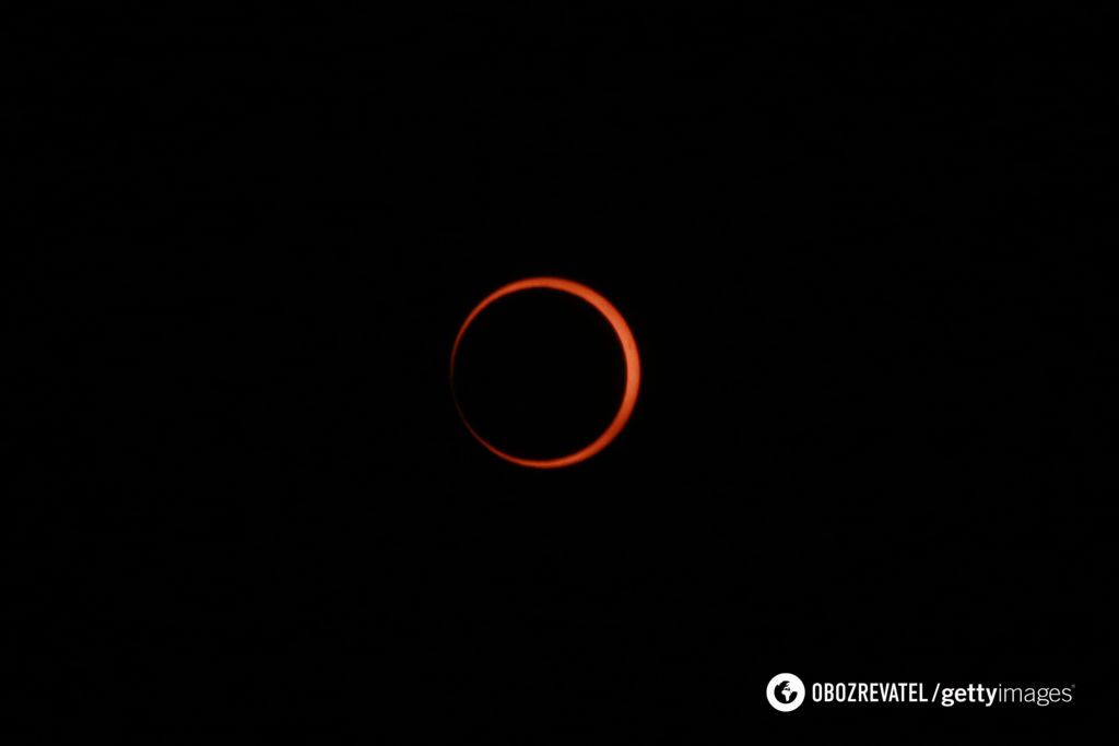 The sun turned into a ring of fire: how the solar eclipse took place on October 2. Photos and videos