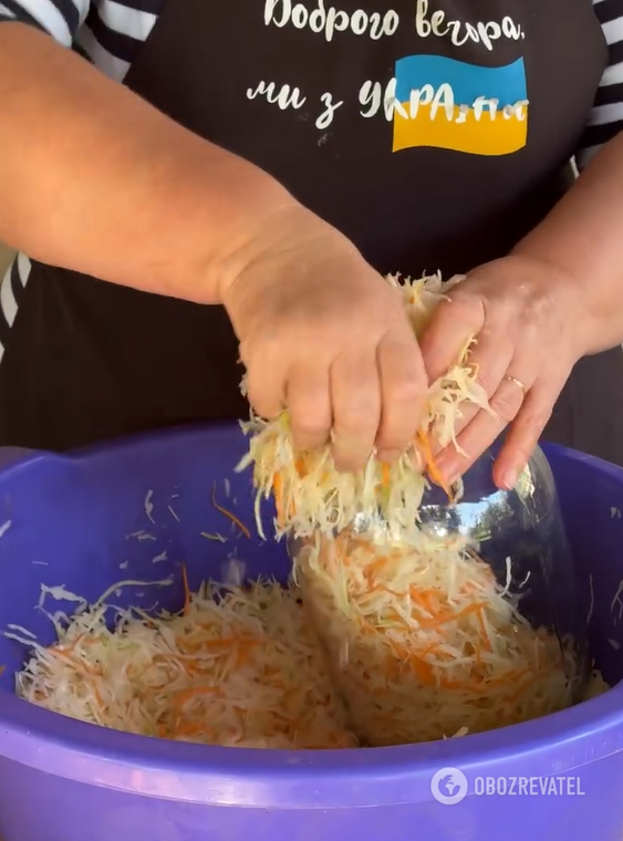 How to ferment cabbage with carrots at home: it turns out to be very crispy and not bitter