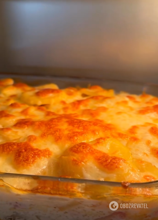 Hearty potato casserole with cheese for lunch: quick to prepare and very budget-friendly