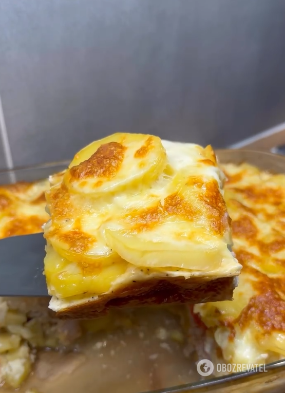 Hearty potato casserole with cheese for lunch: quick to prepare and very budget-friendly