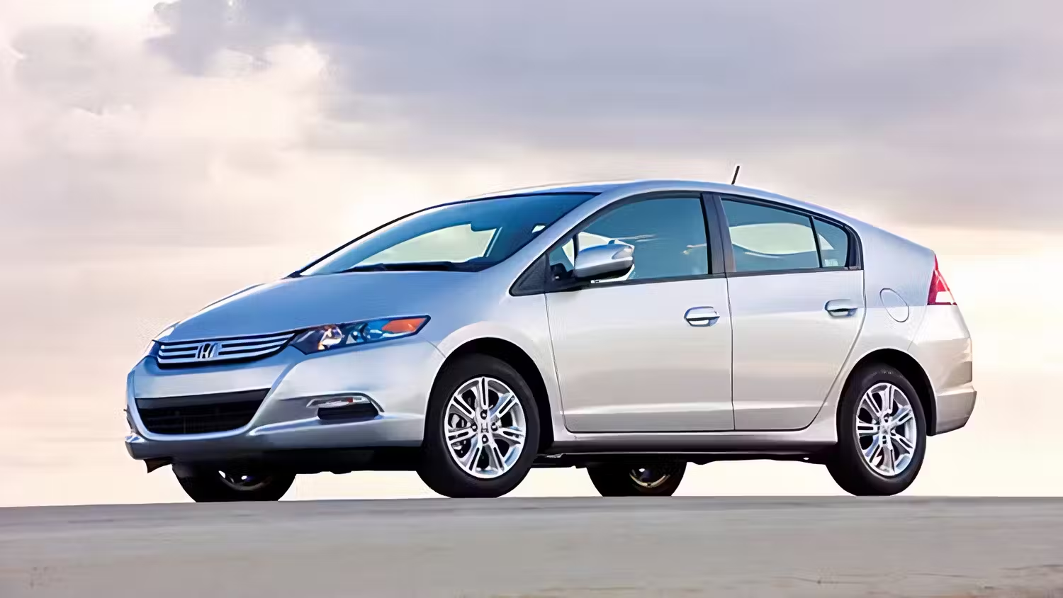 For hybrid fans: the best used cars have been named