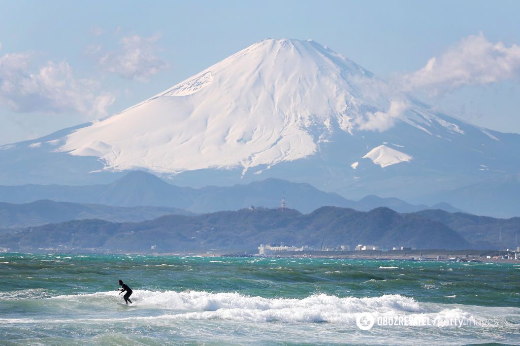 Najwyższa góra Japonii jest bez śniegu po raz pierwszy od 130 lat: co dzieje się na górze Fuji?