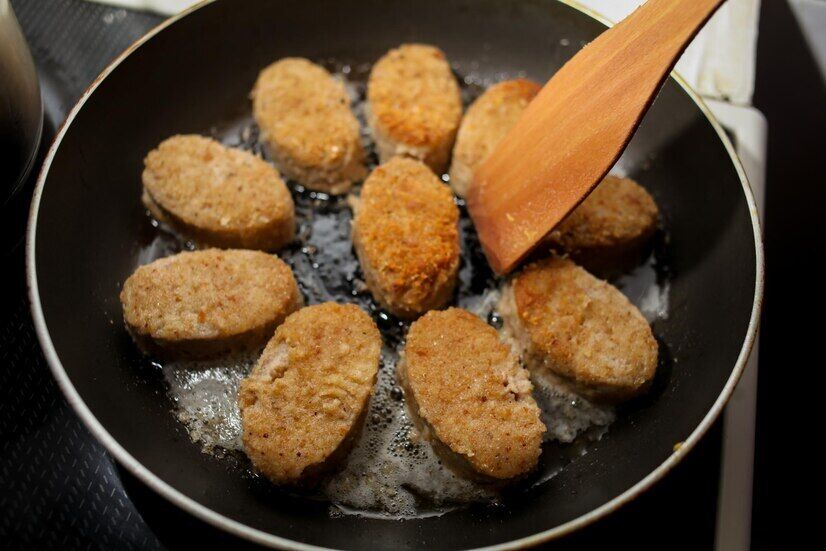 Never cook cutlets like this: why they often turn out dry and pale