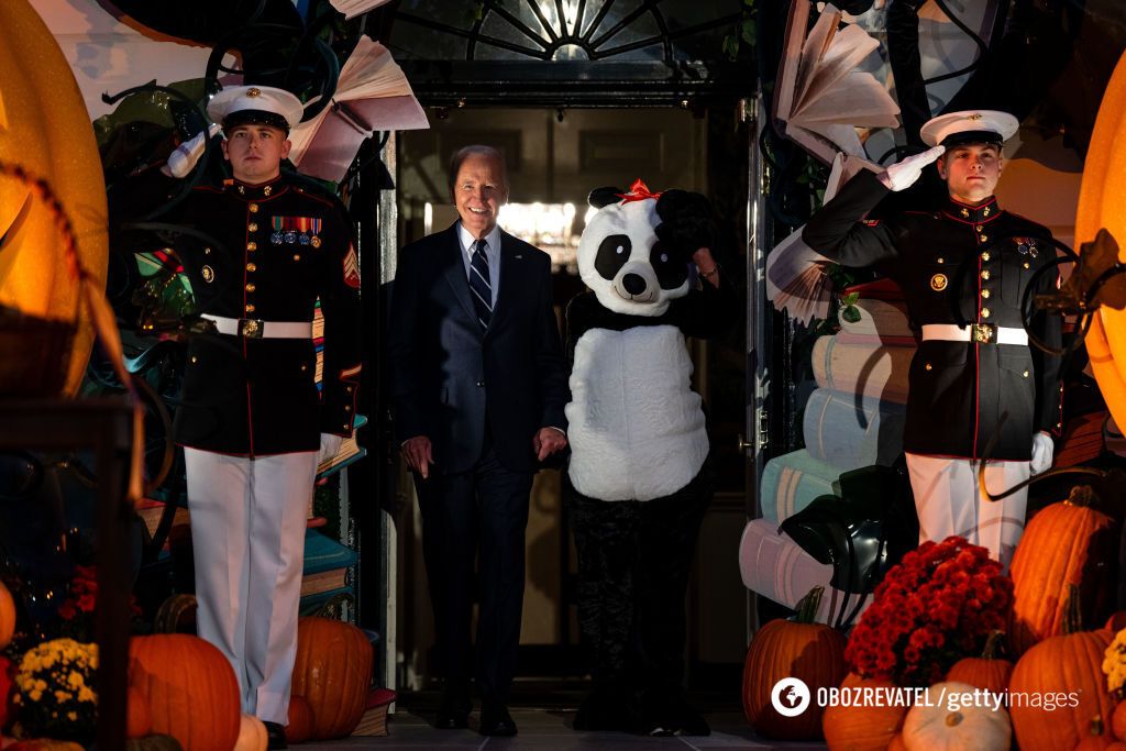 The First Lady of the United States appeared in a panda costume: a traditional Halloween party was held in front of the White House. Photo