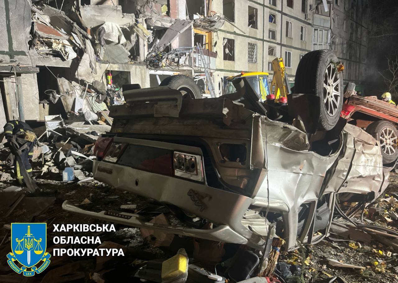 Russians destroyed a multi-storey building in Kharkiv with a KAB guided bomb: three people were killed and dozens injured. Photos and videos