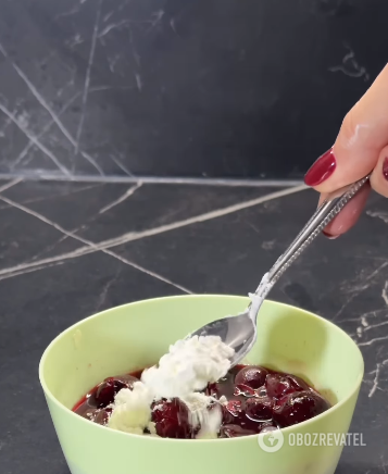 Interesting ghost baskets for Halloween: how to make an elementary dessert