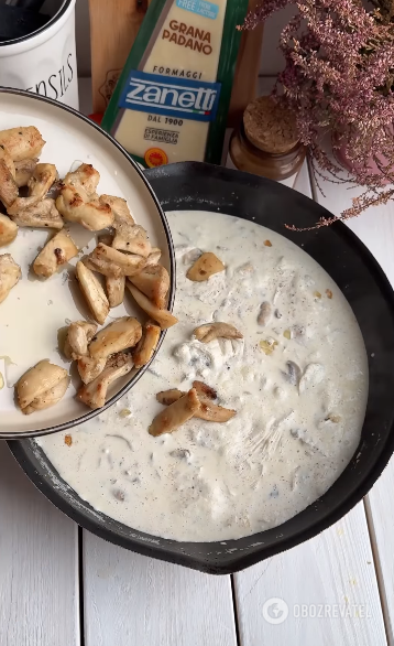 Delicious pasta with chicken and mushrooms for lunch: much better than ordinary pasta with sausages