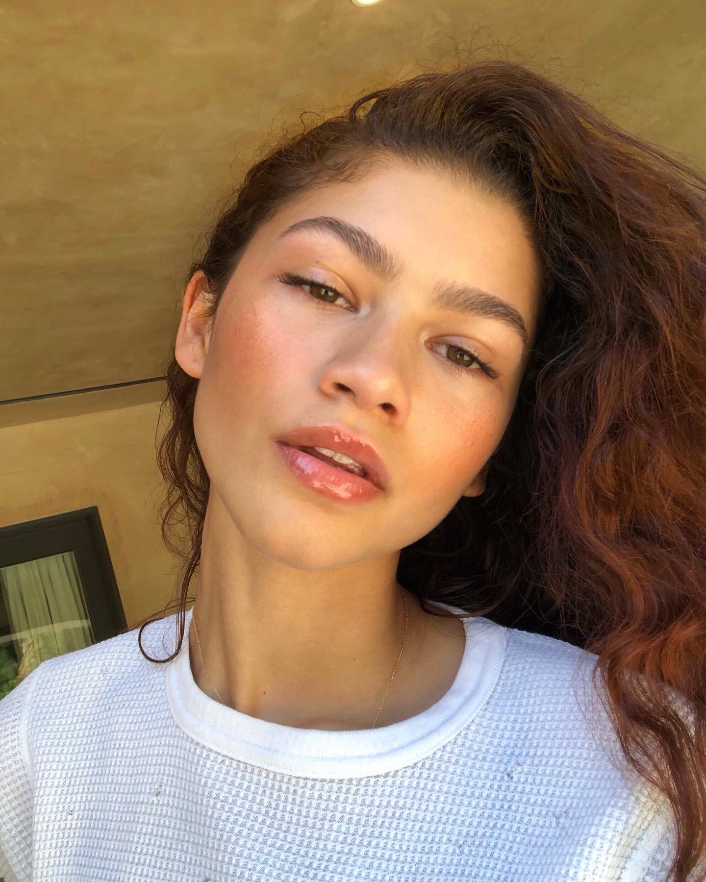 The most fashionable hair color of this winter has been announced: Dua Lipa and Zendaya are delighted with it